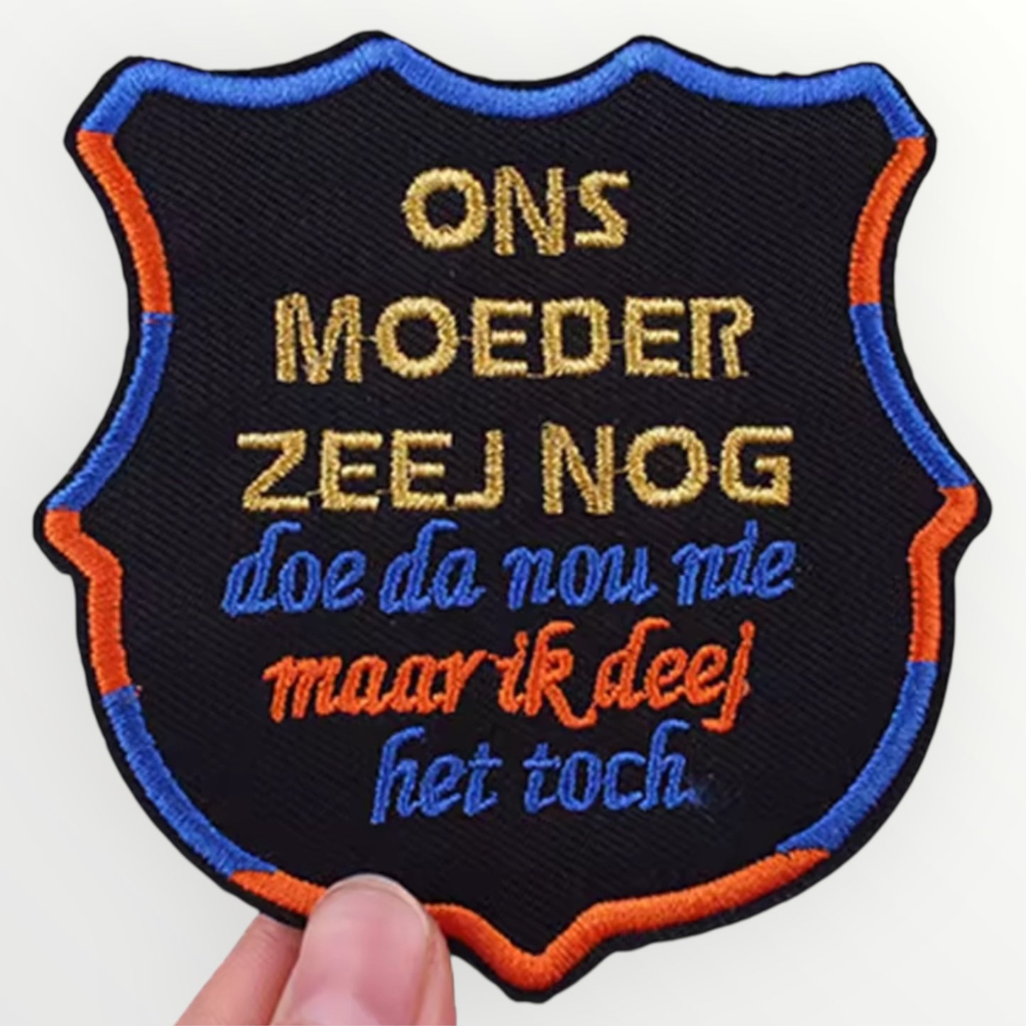 Carnaval embleem Ons Moeder Zeej…