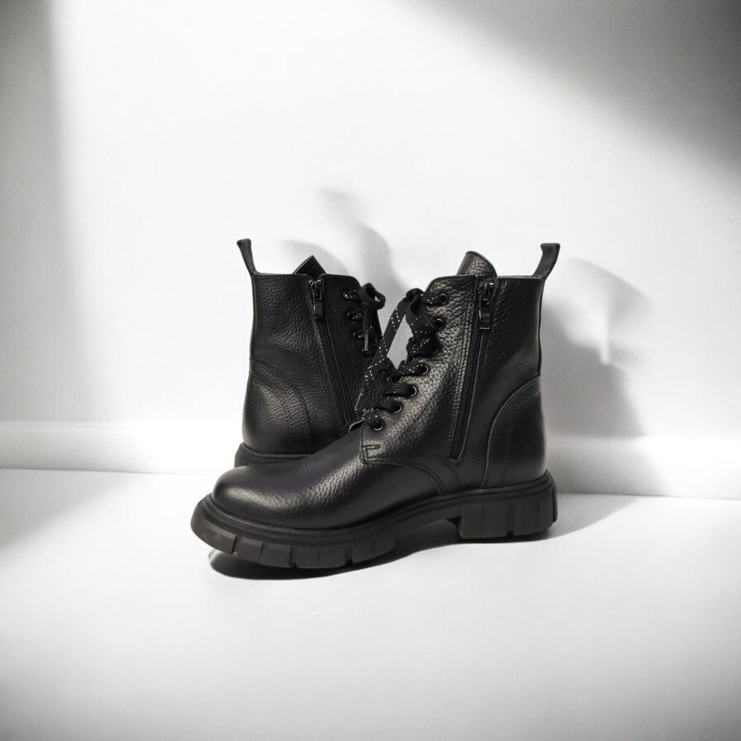 Dames Laarsje Zwart Leer met Fijne Structuur