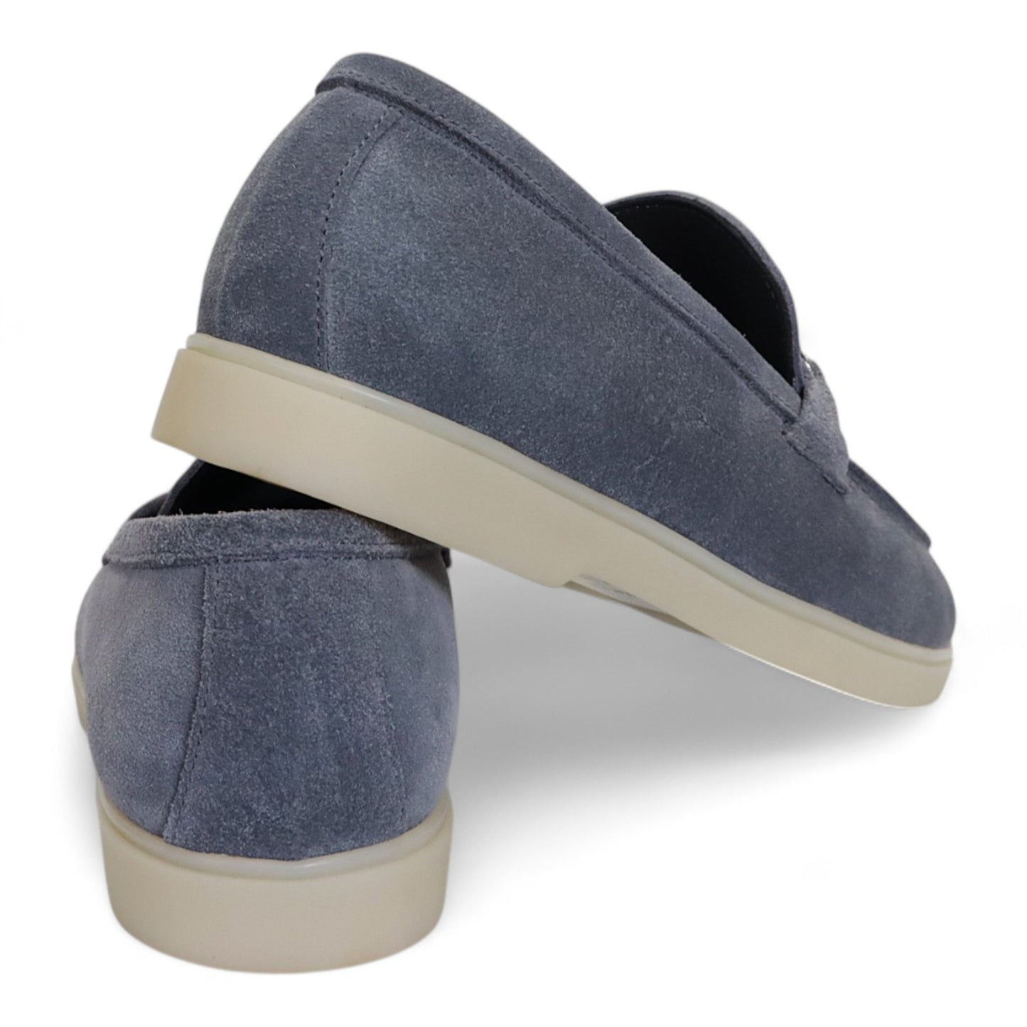 Heren Lichtblauwe Suède Loafer met Metaal Detail en Lichte Zool